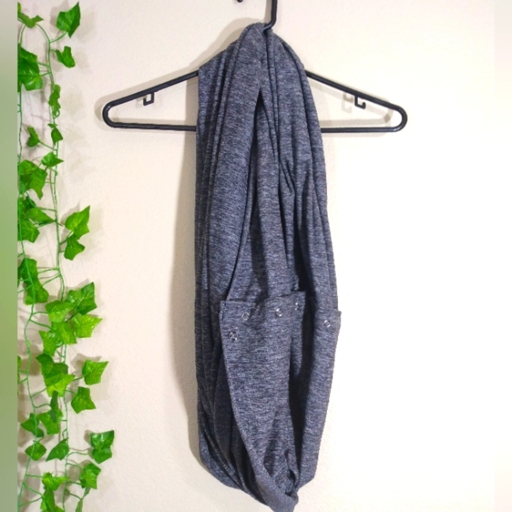 Lululemon Infinity scarf gray
